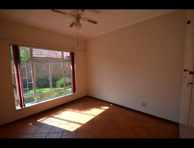 3 BEDROOM HOUSE SOLD IN SINOVILLE